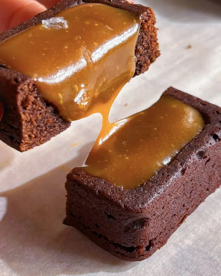 Recipe for Mini Salted Caramel Brownies for christmas and birthday parties