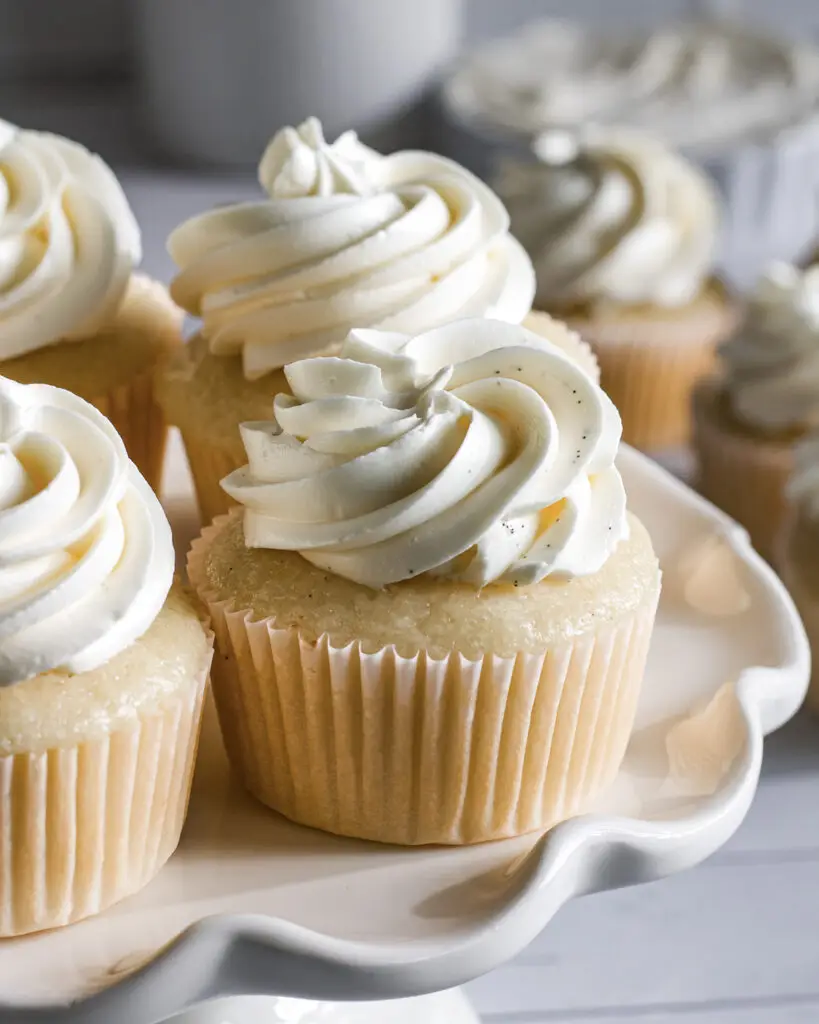 Moist Vanilla Cupcakes