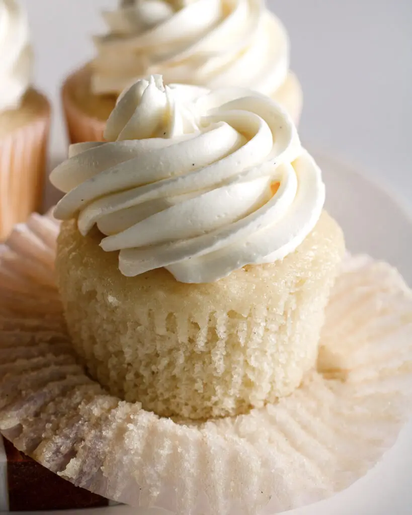 Moist Vanilla Cupcakes