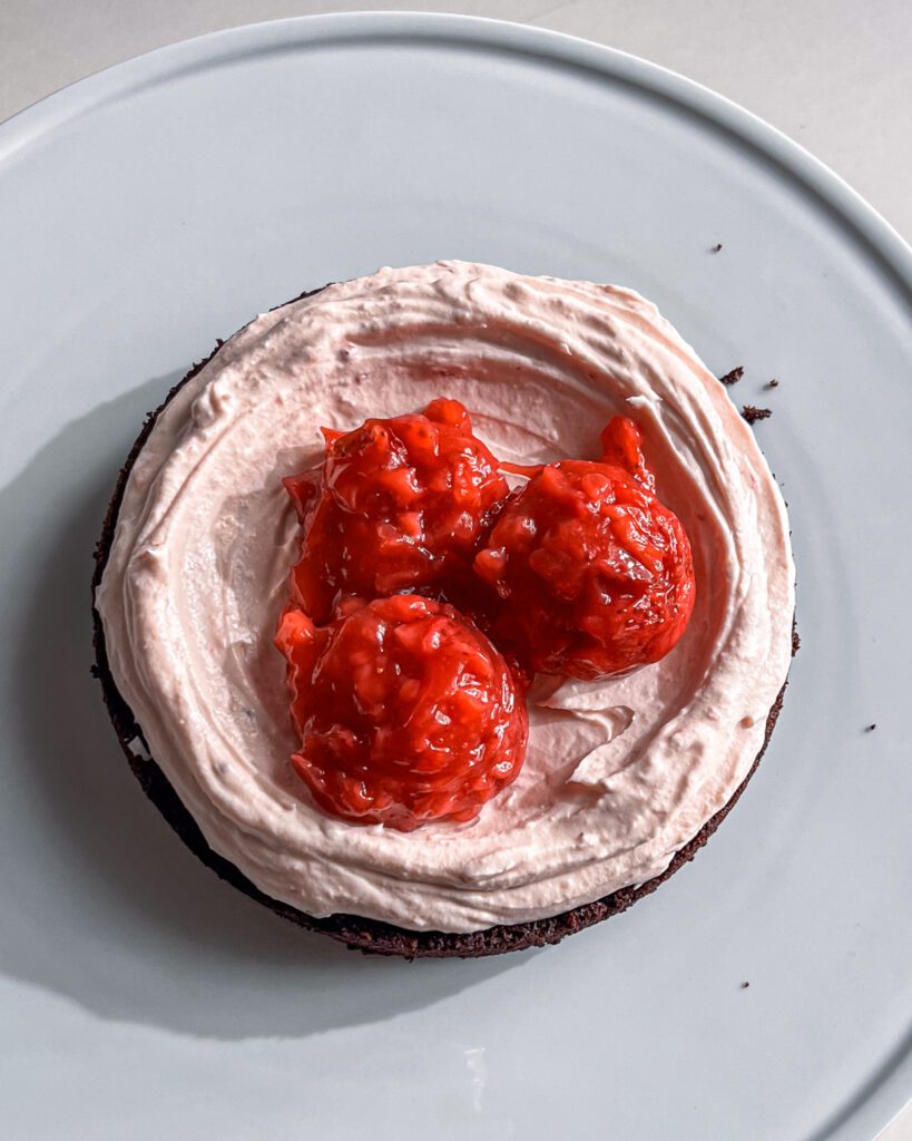 chocolate strawberry cake step by step
