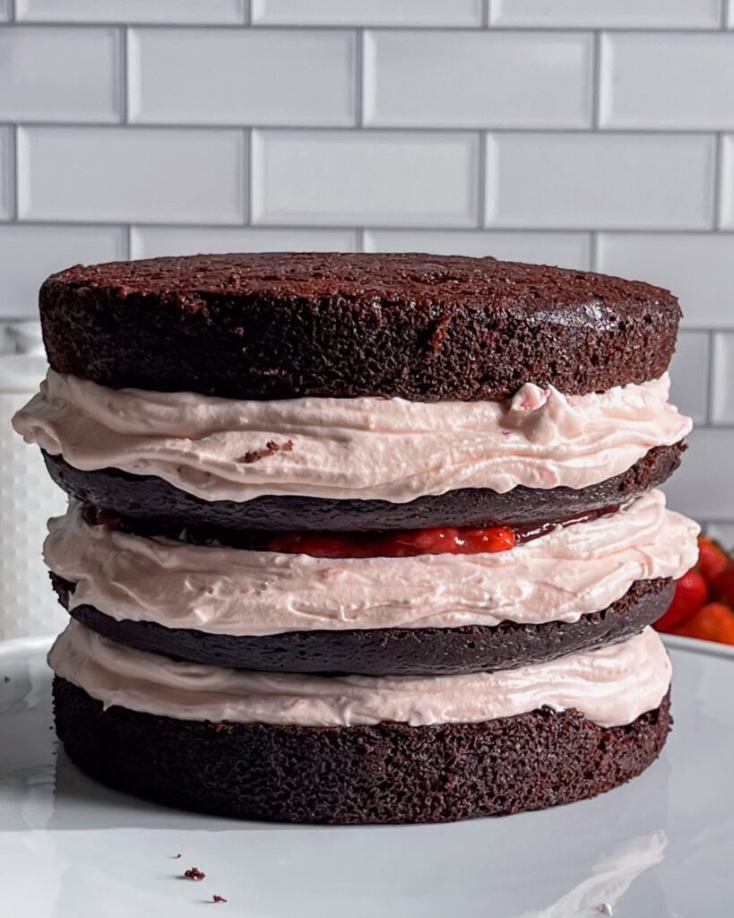 layered chocolate strawberry cake step by step. jpg