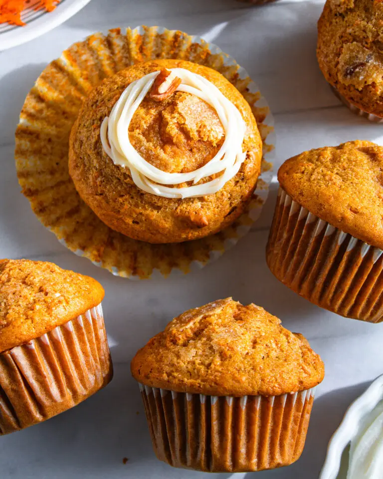 How to properly mix dry and wet ingredients for eggless carrot cake muffins