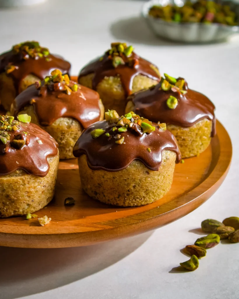 how to make chocolate pistachio mini cakes without eggs and dairy