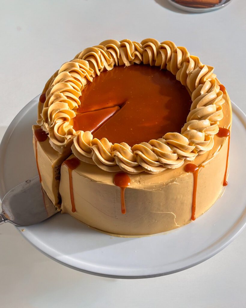 how to make eggless apple cake with silky caramel buttercream