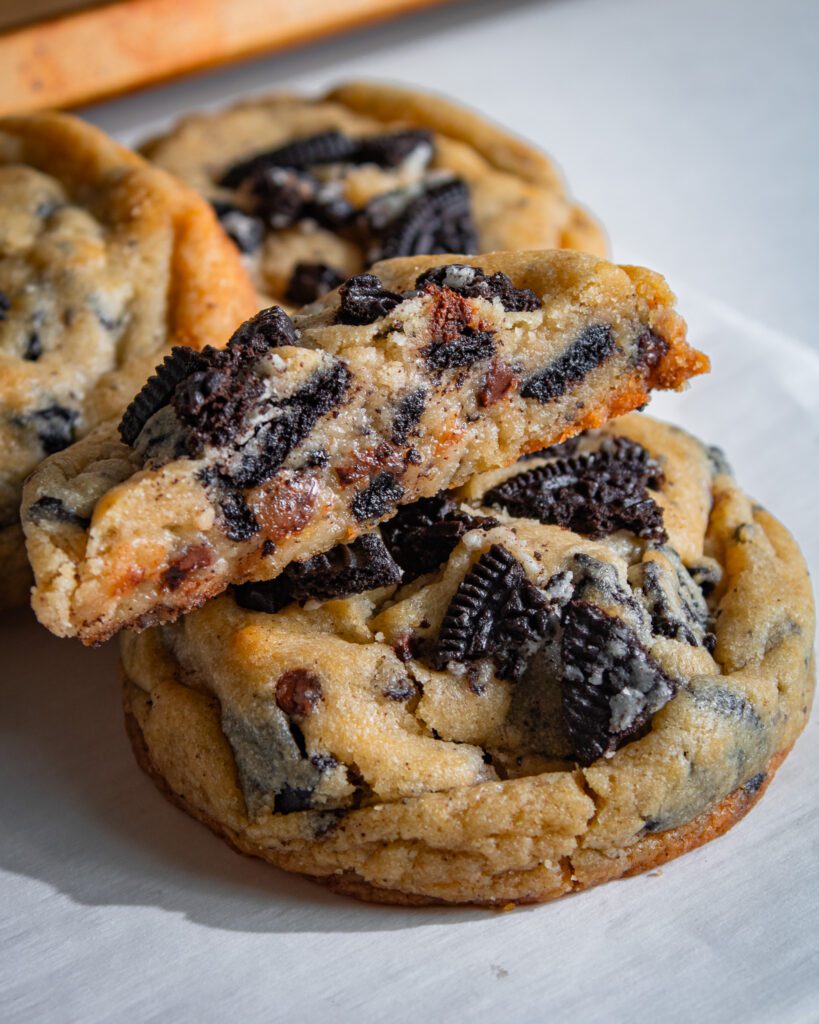 Eggless Oreo cookies with chunky chocolate pieces and Oreo chunks